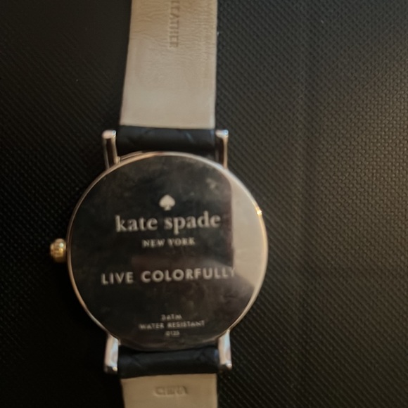 Needs battery - Kate Spade leather strap watch - Picture 3 of 3